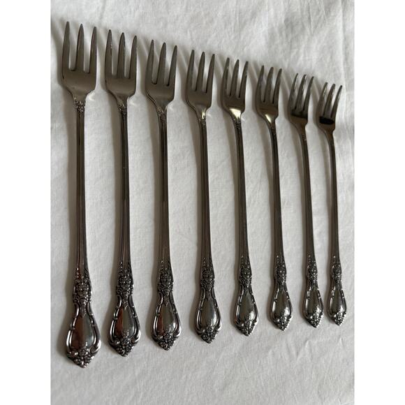 Oneida Kennett Square Stainless Set of eight Cocktail Seafood Forks - Picture 8 of 10